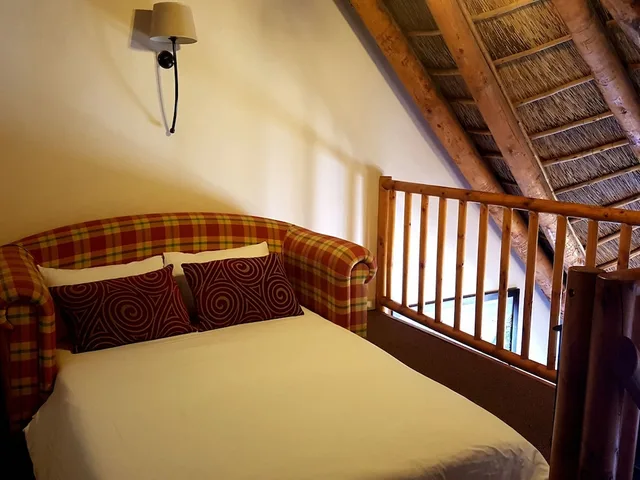 غرفة عائلية بسرير كينج، Oakhurst Hotel 2/3