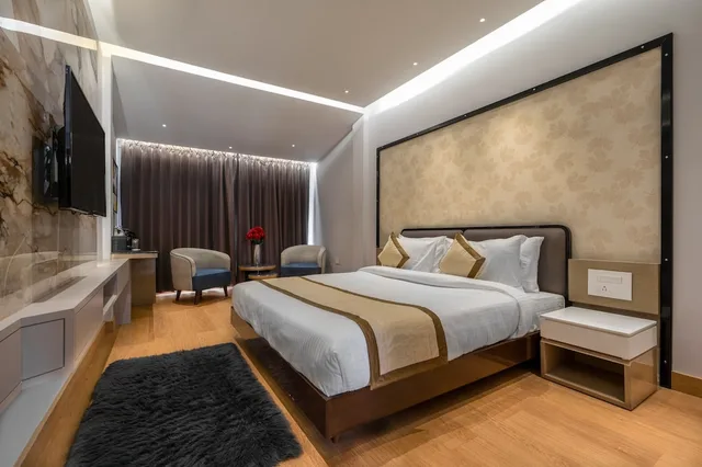 Super, Deluxe, King Bed، Sterling Legacy Shimla 1/2
