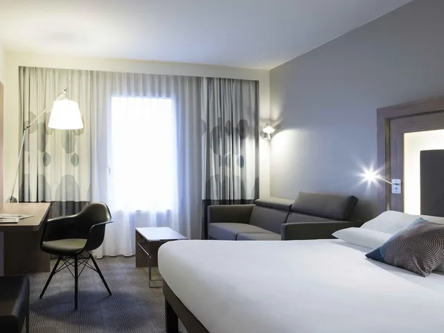 غرفة سوبيريور بسرير كوين مع أريكة، NOVOTEL CHATEAU DE VERSAILLES 3/8