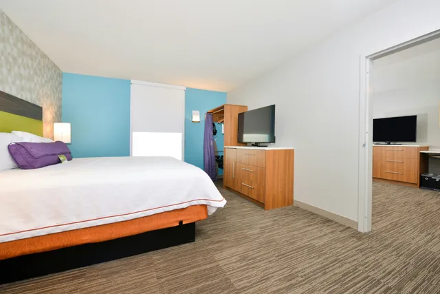 جناح بسرير كينج بغرفة نوم واحدة، Home2 Suites by Hilton DuPont 1/2