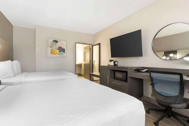 غرفة قياسية بسريرين مزدوجين لذوي الإعاقة، Best Western Marina State Beach 3/9