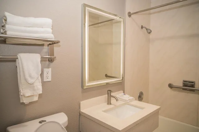 غرفة بسريرين كوين، Motel6 Soledad, CA 7/9