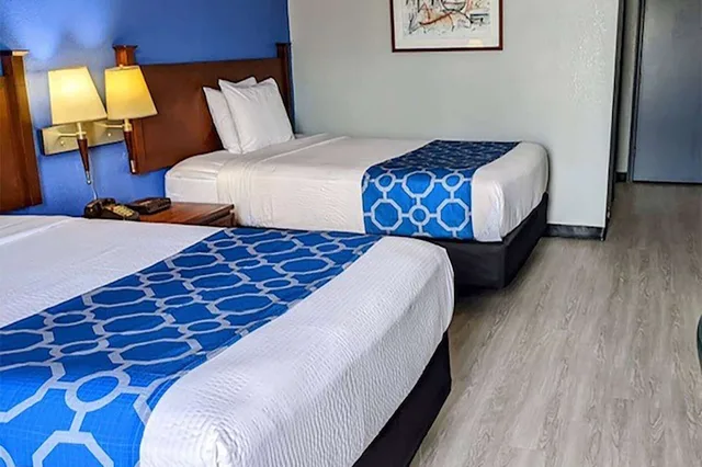 غرفة بسريرين كوين، Baymont by Wyndham Hannibal 5/10