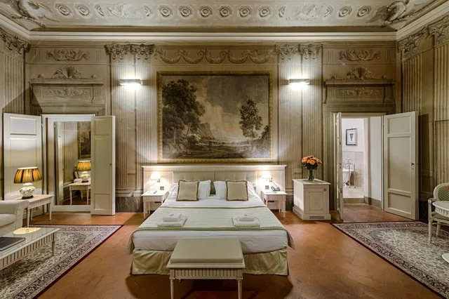 جناح جونيور بسرير كوين، Palazzo Guicciardini 1/2