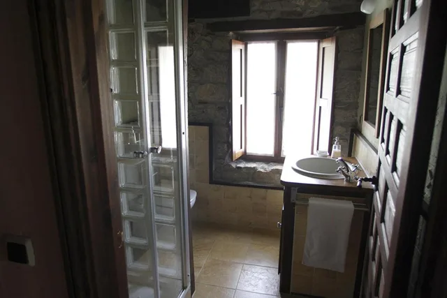 Room, Double Bed, Balcony, Hotel Rural Llerau 3/6