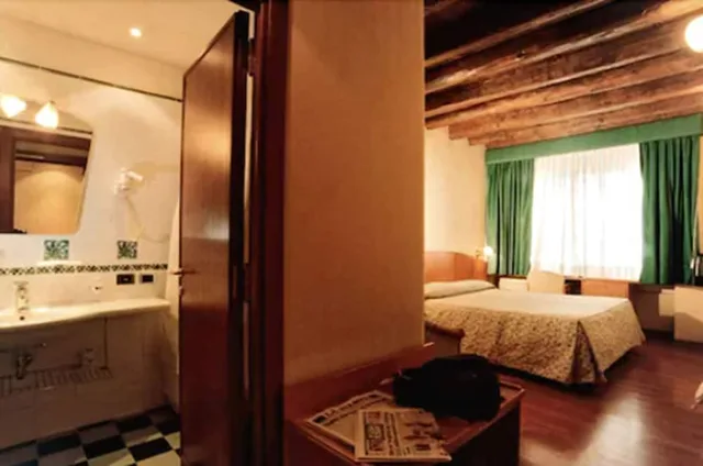 Standard Twin, Hotel Corot 10/10