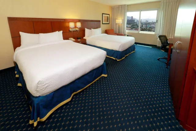 غرفة بسريرين مزدوجين بإطلالة على المدينة، Courtyard by Marriott Monterrey San Jeronimo/Valle 5/10