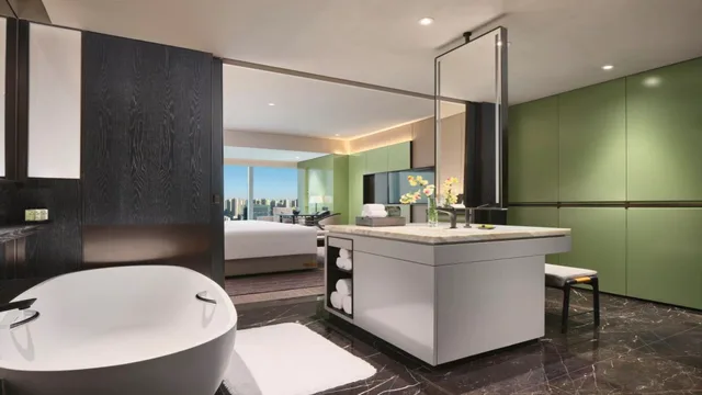 غرفة بريميوم ركنية بسرير كينج، Intercontinental Xi an North 7/8