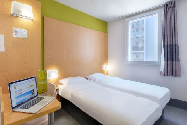 غرفة بسريرين منفصلين، B&B Hotel Marseille Prado Velodrome 3/9