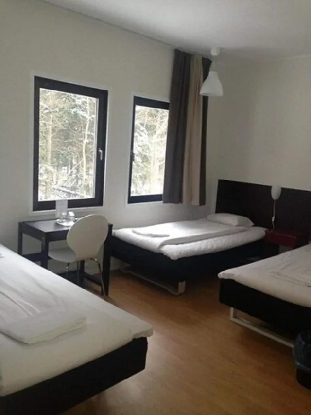 غرفة رباعية بسرير مزدوج وسريرين منفصلين، Dialog Hotel Kungens Kurva 2/3