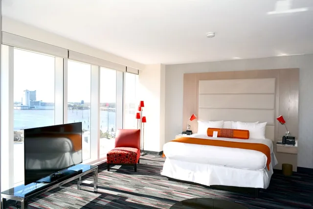 غرفة فاخرة بسرير كينج، Scarlet Pearl Casino Resort 5/10