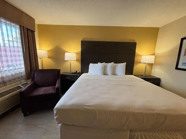 1 Full Bed Mobility Access Tub Nsmk Suite، Studio 6 Extended stay Bossier City, LA - Shreveport 4/10