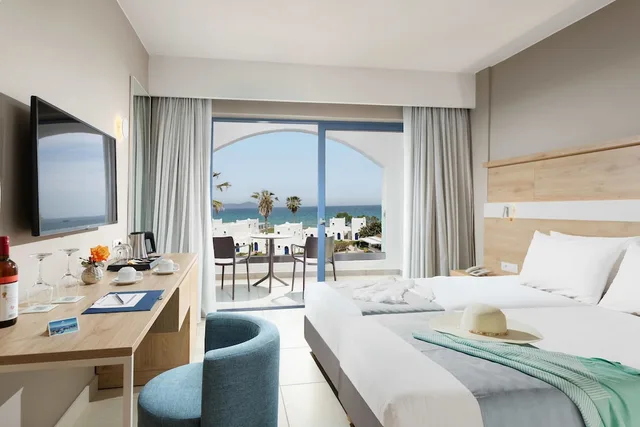 غرفة قياسية بسريرين منفصلين بإطلالة على البحر، Aeolos Beach Hotel 3/5