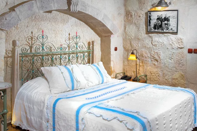 Cave, Superior, Suite, Queen Bed, Terra Cave Hotel 2/10