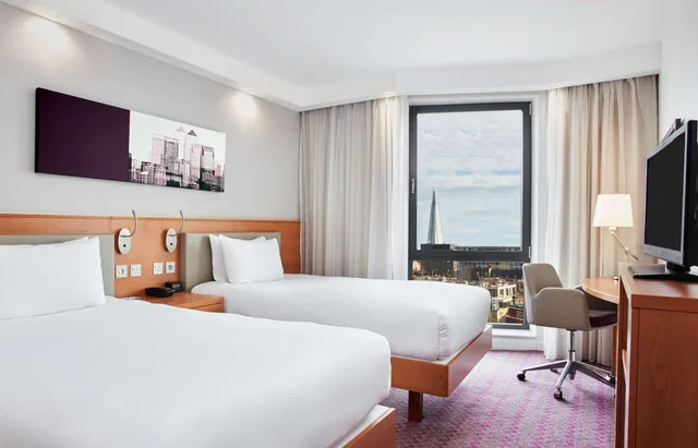 غرفة بسرير فردي بإطلالة على المدينة، Hampton by Hilton London Waterloo Hotel 2/6