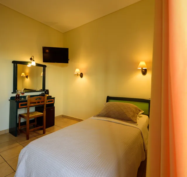 غرفة قياسية ثلاثية بسرير فردي، Karidis Hotel 3/7