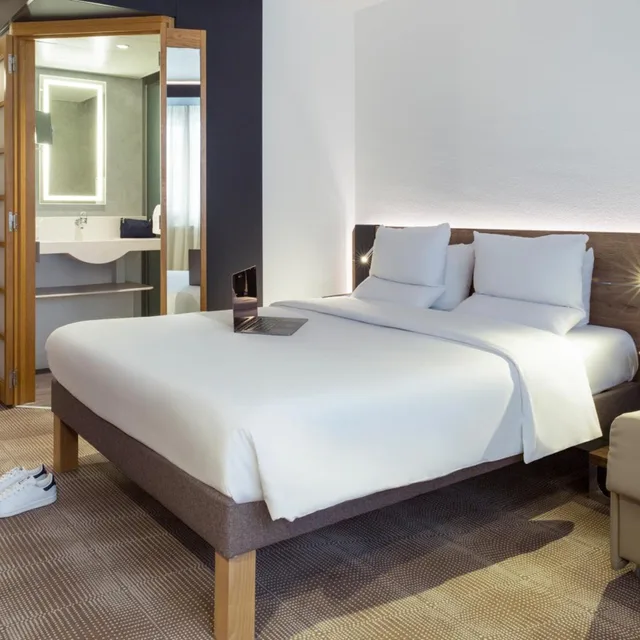 غرفة سوبيريور بسرير كوين مع أريكة، NOVOTEL LAUSANNE BUSSIGNY 2/10