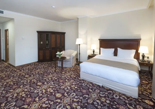جناح بسرير كينج، Ani Grand Hotel Yerevan 2/10