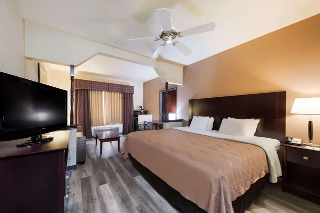 غرفة بسرير مزدوج لذوي الإعاقة، Quality Inn & Suites Terrell 2/4