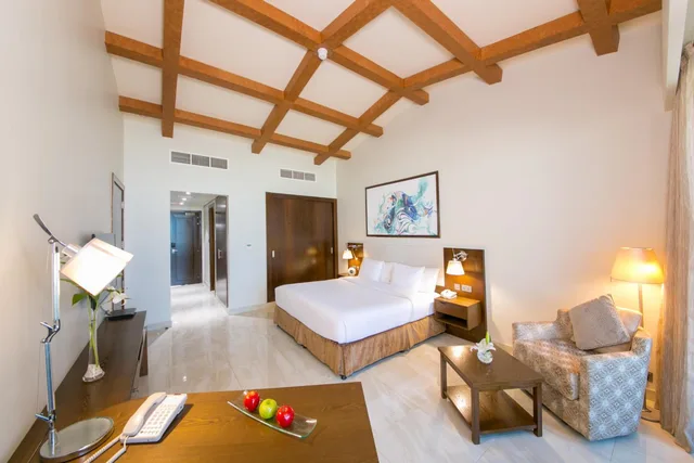 Premium, Chalet, King Bed, Beach Front, Private Garden, Terrace، Danat Jebel Dhanna Resort 5/7