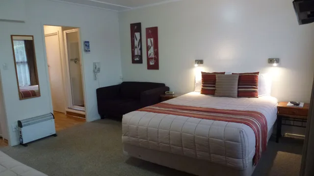 استوديو ديلوكس بسرير كوين وسرير فردي بمطبخ، Asure Adcroft Motel 8/10
