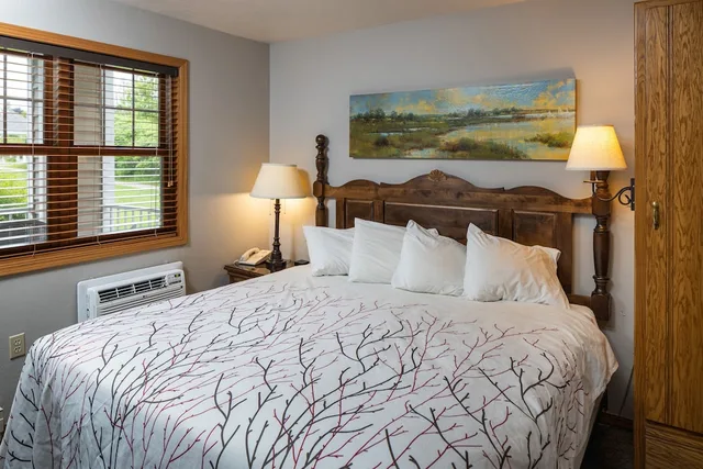 غرفة قياسية بسرير كينج بغرفة نوم واحدة، Newport Resort 3/7