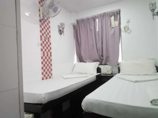 Room, Twin Beds, Dutch Hostel 1/4