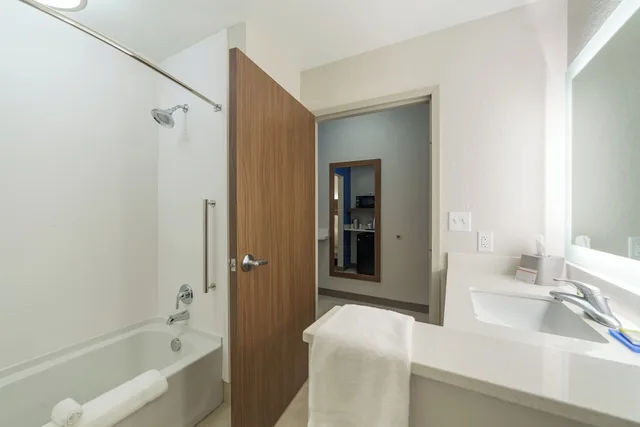 جناح بسريرين كوين مع أريكة، Holiday Inn Express And Suites San Marcos South 4/7
