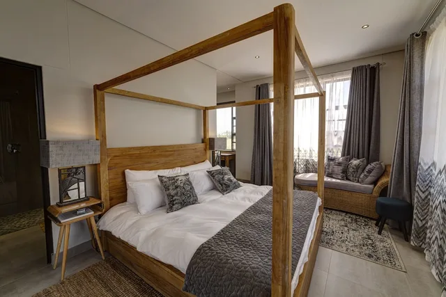 Family, 6 Beds, 2 Double Beds, Naankuse Lodge 2/8
