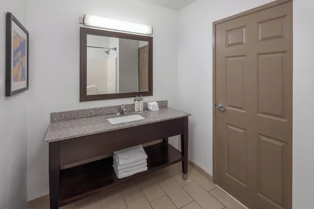 غرفة قياسية بسرير مزدوج، Holiday Inn Express Hotel & Suites St. Louis West-O Fallon 7/7