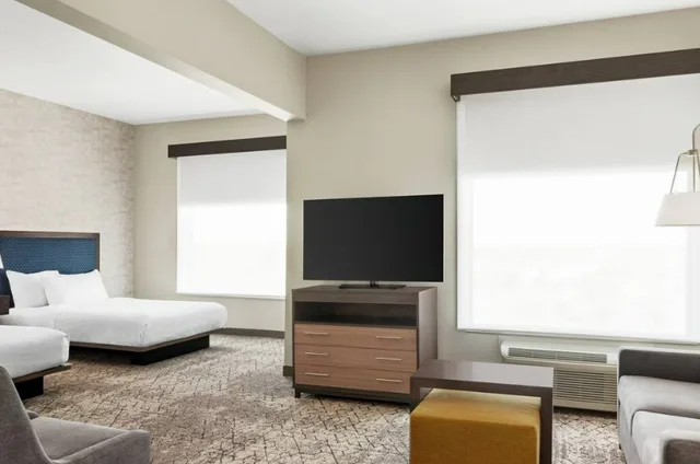 جناح استوديو بسريرين كوين لذوي الإعاقة، Homewood Suites by Hilton Springfield Medical District 1/2