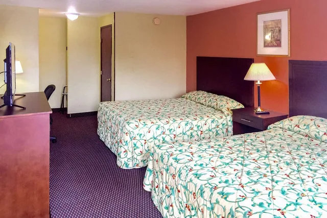 غرفة بسريرين كوين، Rodeway Inn Willamette River 1/1