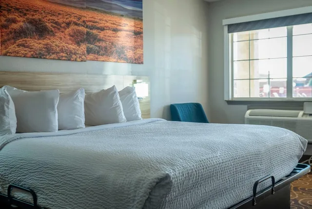 غرفة بسرير كينج لذوي الإعاقة، Days Inn by Wyndham San Angelo 2/8