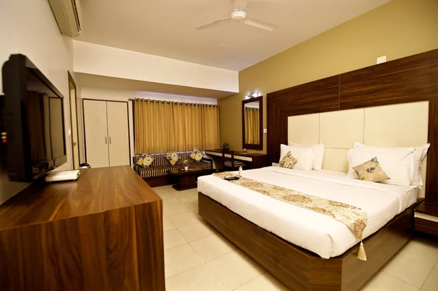 Super, Deluxe, Double Bed، Ashish Palace 2/10