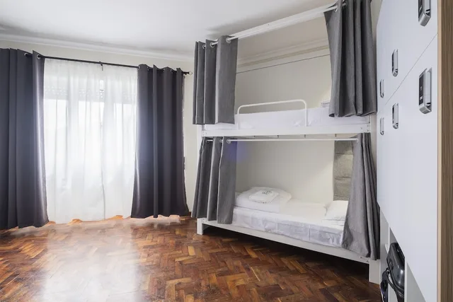 Female Dorm, Female Only, 6 Beds, 3 Bunk Beds, Shared Bathroom، Royal Passal 2/3