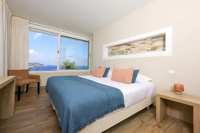 Suite, Quadruple, Sea View, Le Saint Erasme 1/6