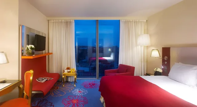 غرفة سوبيريور بسريرين منفصلين بإطلالة على المدينة، Majestic Hotel Bristol 3/10