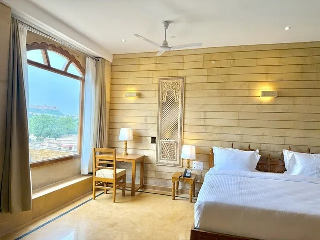 Heritage, Suite, Queen Bed, Bathtub، Golden Haveli 2/2