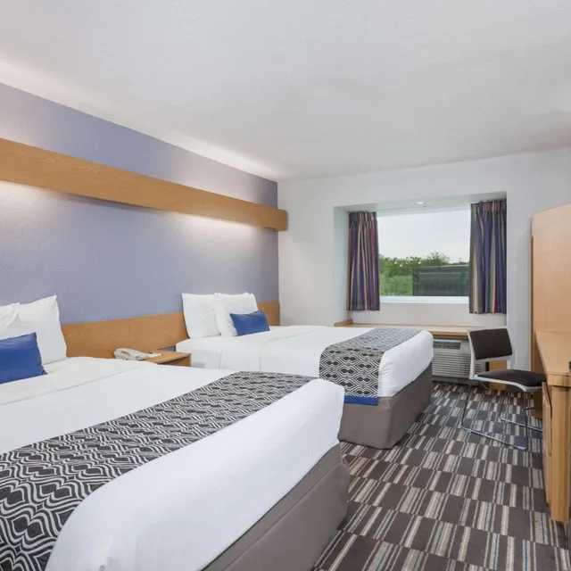 Deluxe, 2 Queen Beds, Microtel Inn Ardmore 1/5