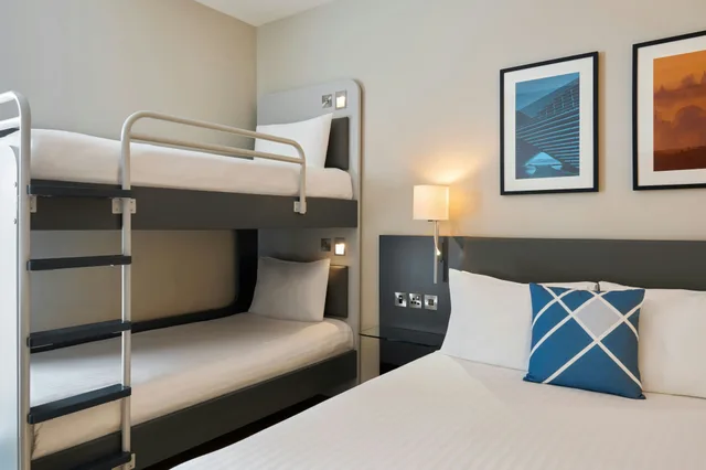 Family, Sleeperz Hotel Dundee 1/4
