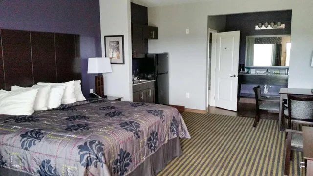 Room, King Bed, Accessible, Studio6 Beeville, TX 4/10