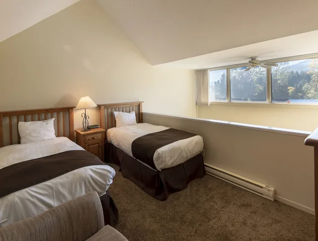 1 Bedroom, Condo, Loft, Twin Beds, King Bed, Sofa, Hot Tub، Village Gate House by Whiski Jack 2/10