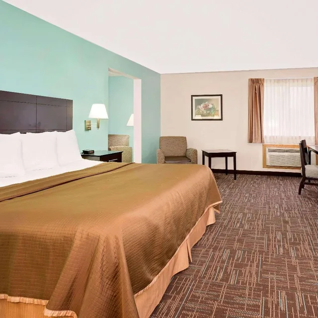 جناح بسرير كينج بجاكوزي للمدخنين، Howard Johnson By Wyndham Gothenburg 3/5
