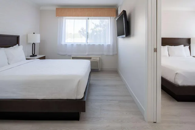 جناح بسرير كينج وسرير كوين بغرفتي نوم، Best Western Plus All Suites Inn 1/3