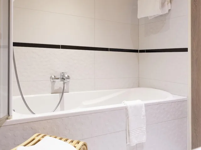 غرفة سوبيريور بثلاثة أسرّة، Mercure Forbach 4/5