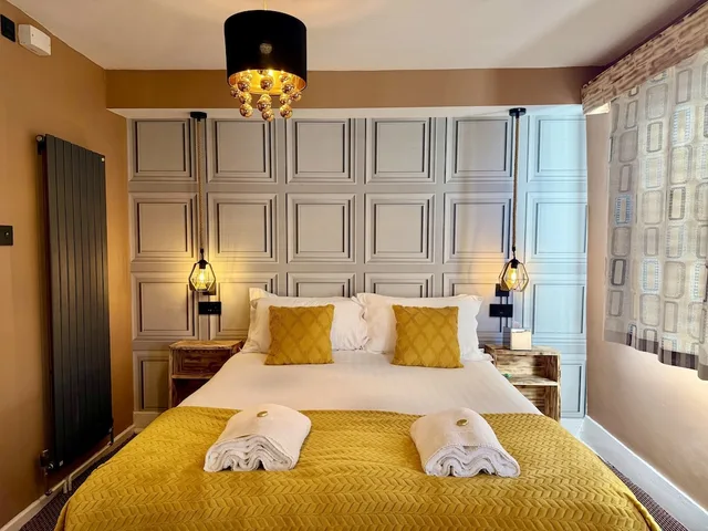 جناح بسرير كينج وسرير فردي، The Crescent Guest House 2/10