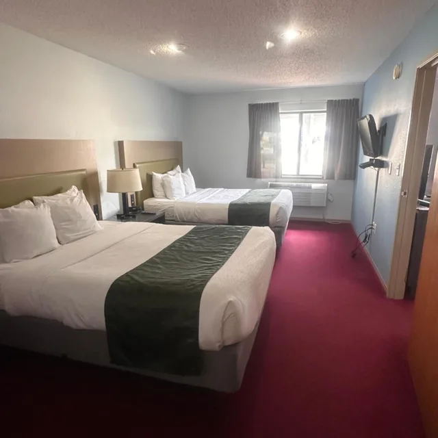 جناح ديلوكس بسرير كوين، Pictured Rocks Inn & Suites 2/8