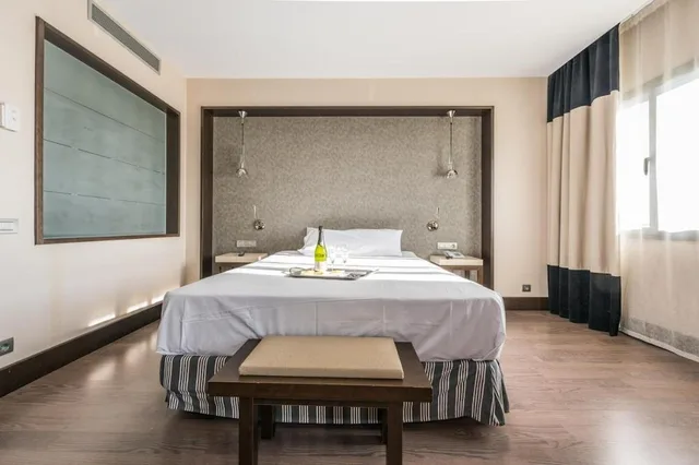 غرفة قياسية بسريرين منفصلين، Mercader Hotel 4/8