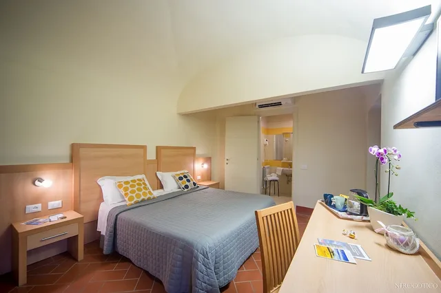 Superior, Queen Bed, Garden View, Chiostro Delle Monache - Hostel Volterra 2/4