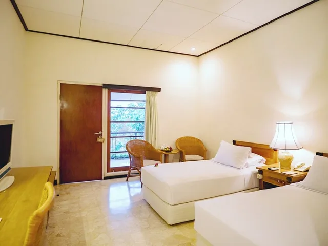 غرفة ديلوكس تنفيذية بسريرين منفصلين، Hotel Tugu Blitar 1/6